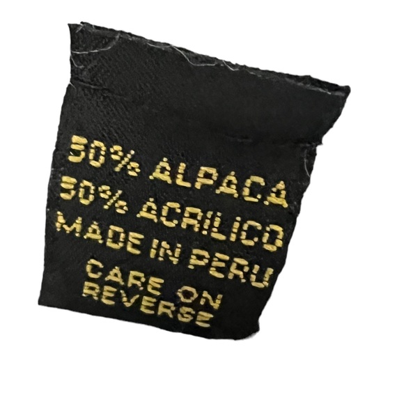 Andean Tradition alpaca blend knit long sweater with decorative hooks size small - Picture 7 of 8